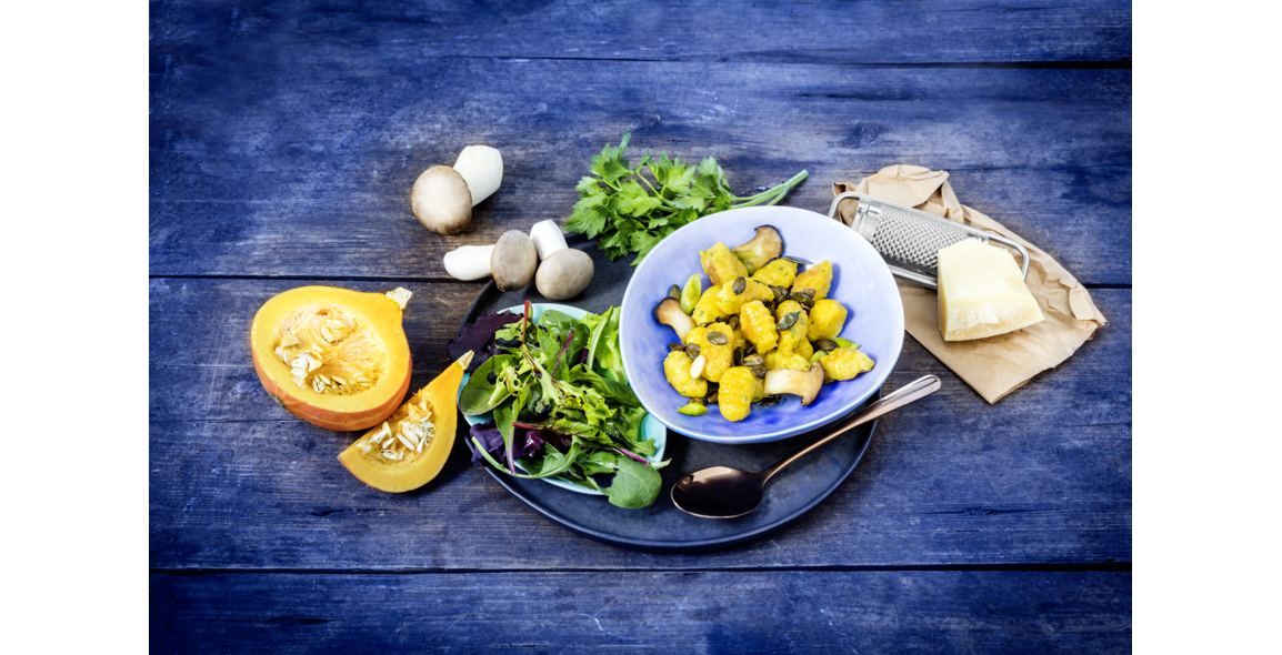 Kürbis-Mandel-Gnocchi mit Petersilie und Kürbiskernen