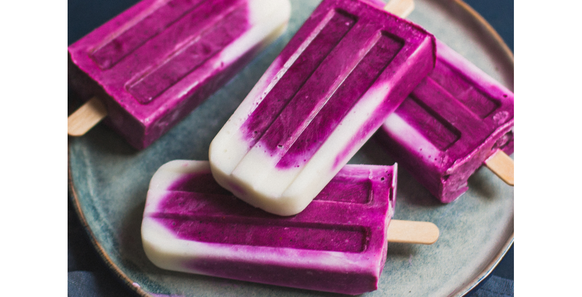 Beeren-Kokos Eis am Stiel