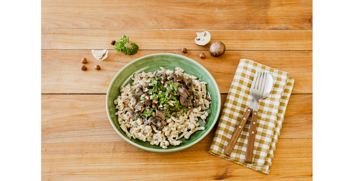 Haselnuss-Spätzle mit Pilzsauce