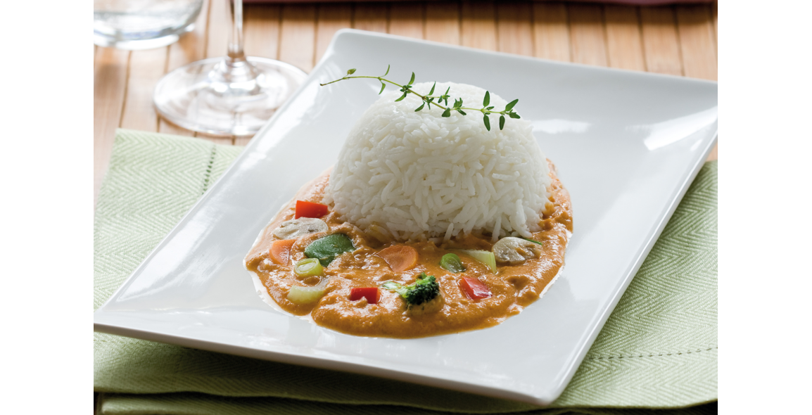 Gemüsepfanne mit Erdnusssauce