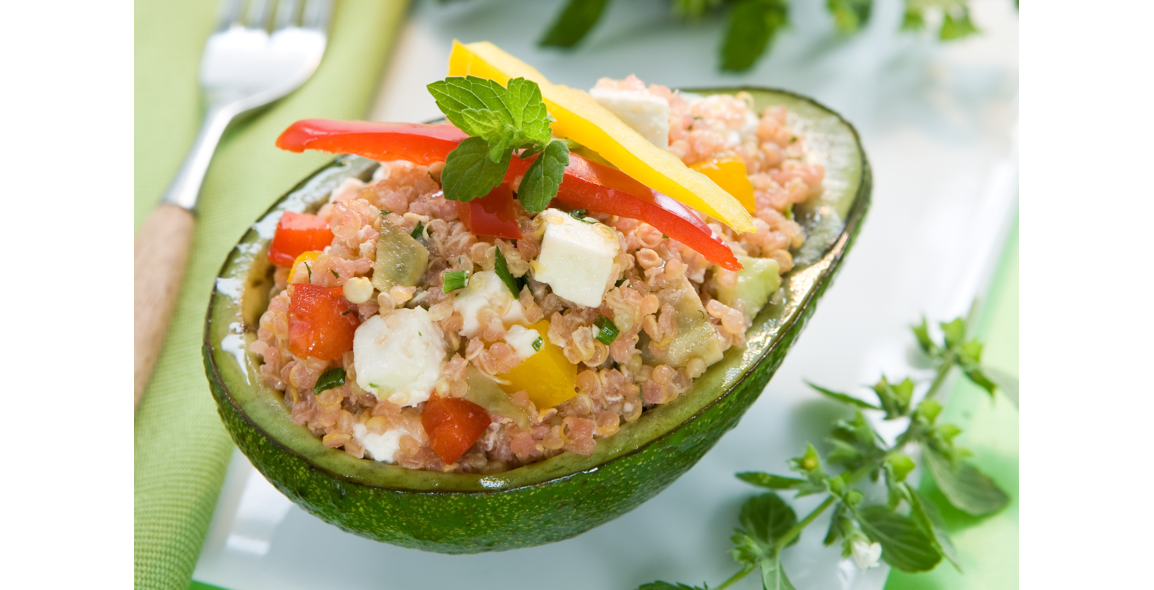 Avocadosalat mit Quinoafüllung
