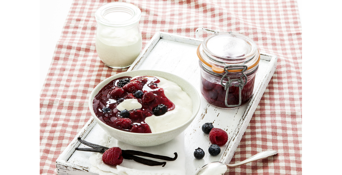 Rote Grütze mit Vanillecreme