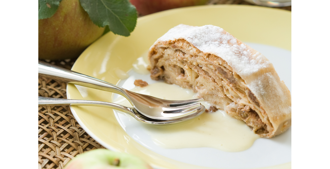Apfelstrudel mit Erdnussmus