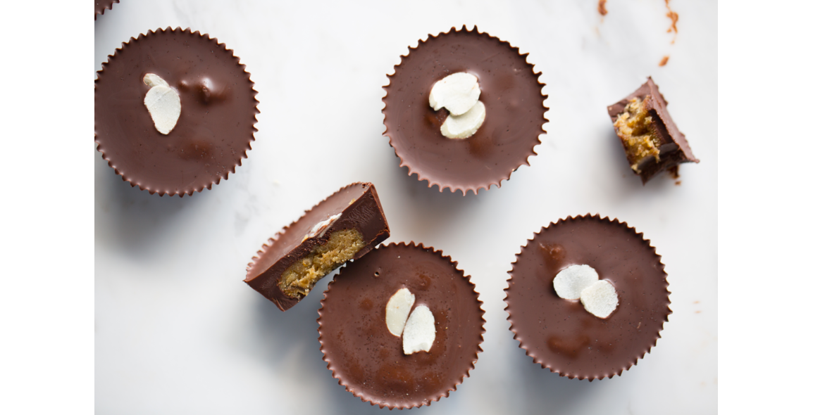 Schoko-Pralinen mit Erdnussbutter und Datteln