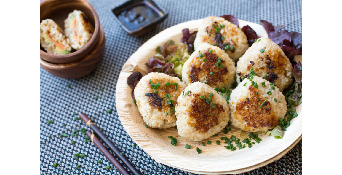 Yaki Onigiri - Asiatische Reis-Bällchen mit Süßkartoffel und Avocado
